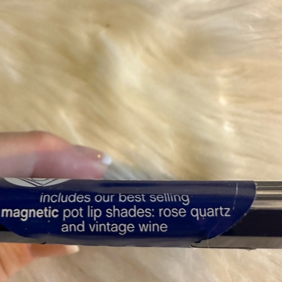 💚4/$10 CoverGirl Value Starter Kit - Pink and Silver - Picture 5 of 7